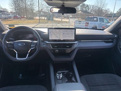Used 2025 Ford Explorer ST-Line image 11