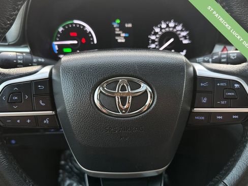 Used 2024 Toyota Sienna XLE image 22