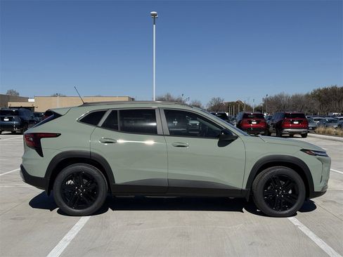 New 2026 Chevrolet Trax ACTIV w/ Sunroof Package image 3