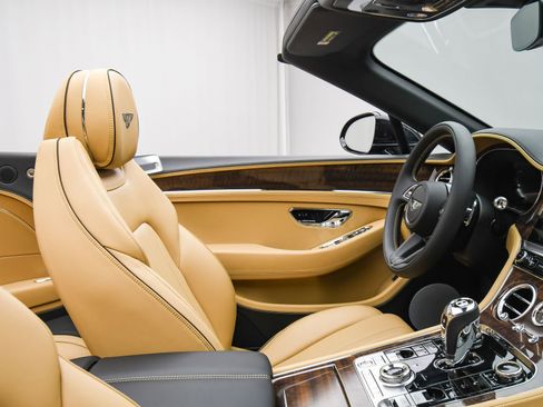 New 2026 Bentley Continental GTC AWD/4WD image 44