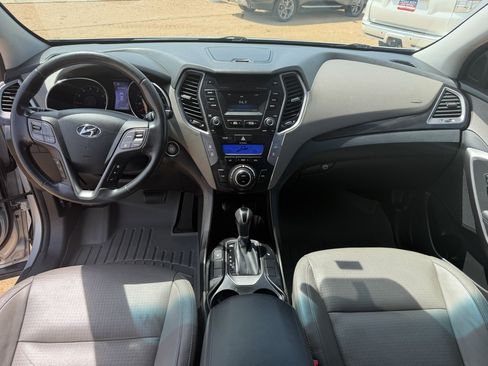 Used 2014 Hyundai Santa Fe GLS FWD image 16