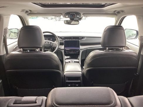 Certified 2023 Jeep Grand Cherokee Limited image 17