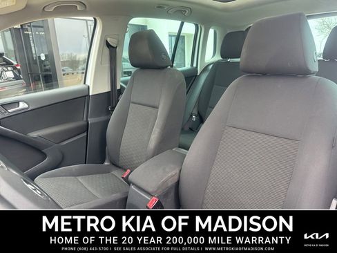 Used 2013 Volkswagen Tiguan S image 16