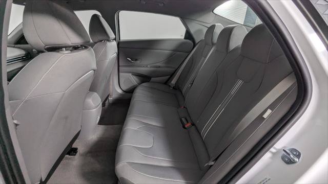 Used 2025 Hyundai Elantra Sport FWD image 17
