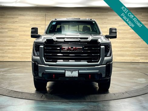 Used 2025 GMC Sierra 2500 AT4 w/ AT4 Premium Plus Package AWD/4WD image 9