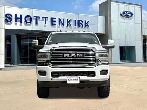 Used 2023 RAM 2500 Laramie AWD/4WD image 2