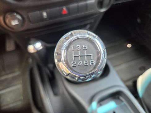 Used 2018 Jeep Wrangler Sport AWD/4WD image 22