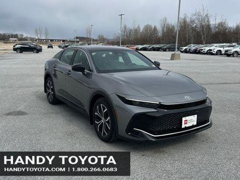 Certified 2026 Toyota Crown XLE image 1