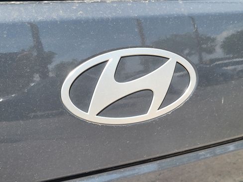 Used 2025 Hyundai Santa Fe SEL FWD image 5