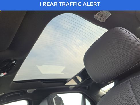 Used 2023 BMW 740i w/ Executive Package image 22