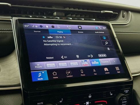 Used 2023 Jeep Grand Cherokee Limited w/ Trailer Tow Prep Group (B) image 15