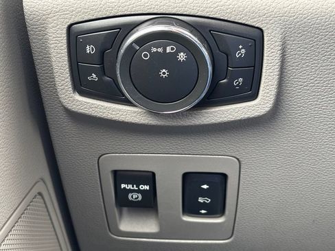 Used 2018 Ford F150 XLT w/ Equipment Group 302A Luxury AWD/4WD image 27