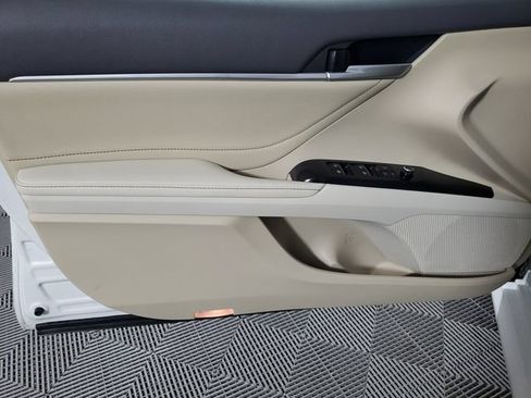 Used 2018 Toyota Camry XLE w/ Driver Assist Package FWD image 14