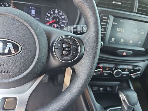 Used 2020 Kia Soul S FWD image 19