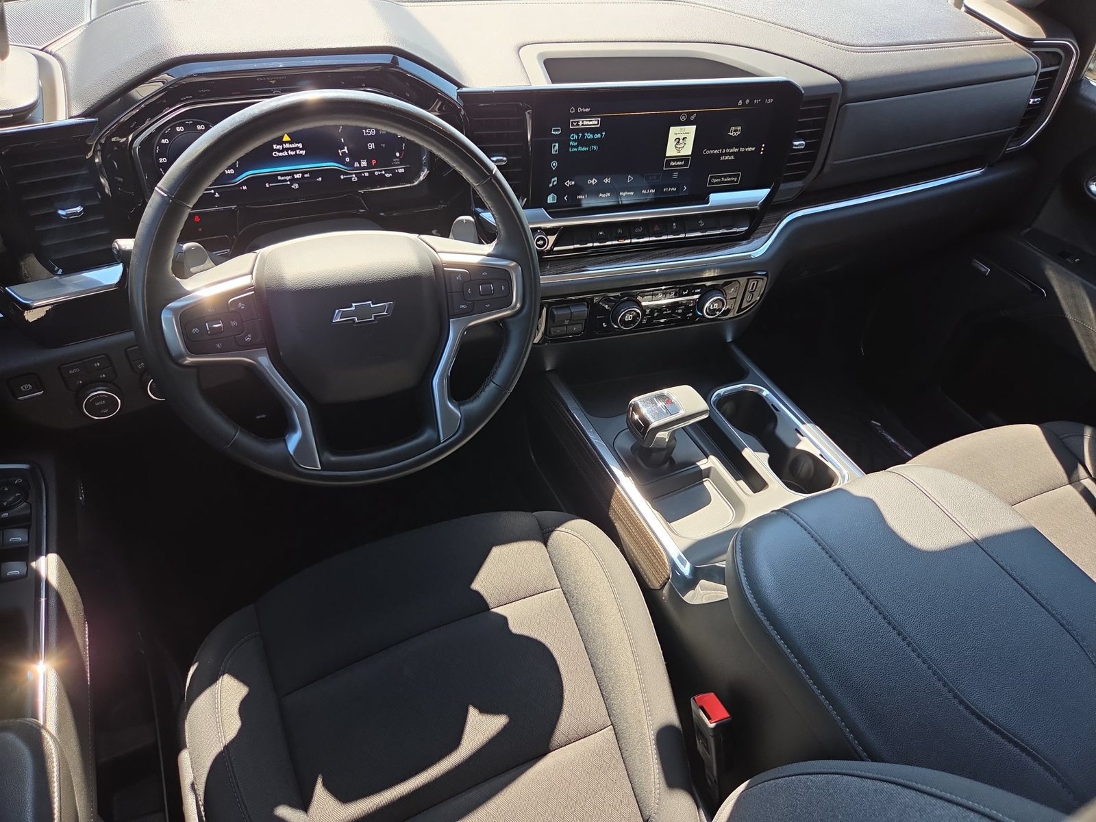 Used 2024 Chevrolet Silverado 1500 LT Trail Boss w/ Convenience Package II AWD/4WD image 19