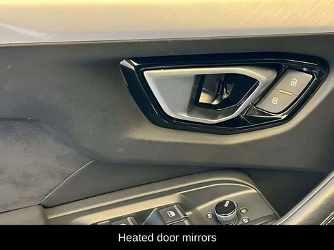 Used 2021 Lamborghini Urus AWD/4WD image 36