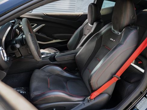 Used 2018 Chevrolet Camaro ZL1 image 22