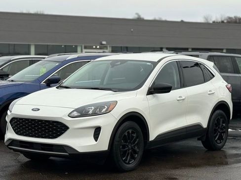 Certified 2022 Ford Escape SE w/ Cold Weather Package image 33