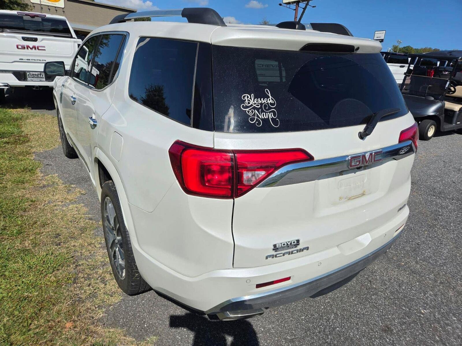 Used 2019 GMC Acadia Denali w/ Technology Package AWD/4WD image 6