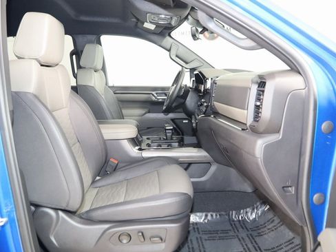 Used 2023 Chevrolet Silverado 1500 ZR2 w/ Technology Package image 12