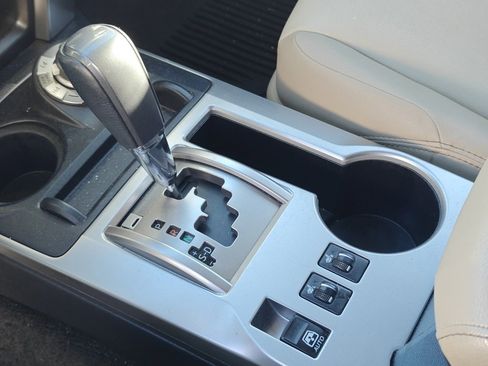 Used 2018 Toyota 4Runner SR5 Premium image 21