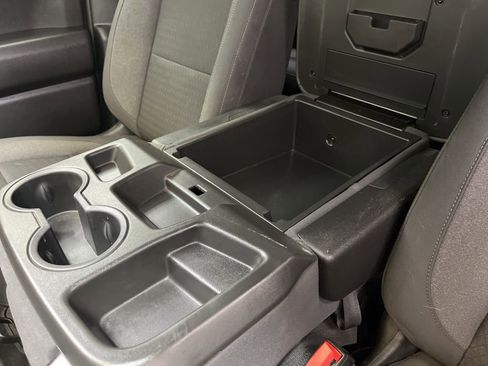 Used 2022 Chevrolet Silverado 1500 Custom image 24