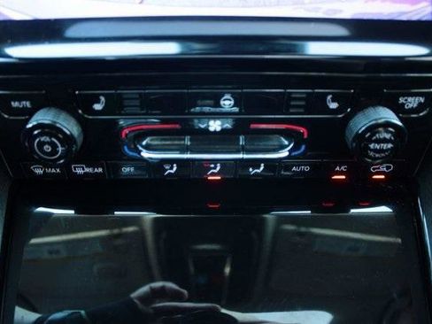 Used 2022 Jeep Grand Cherokee Limited 4xe image 19