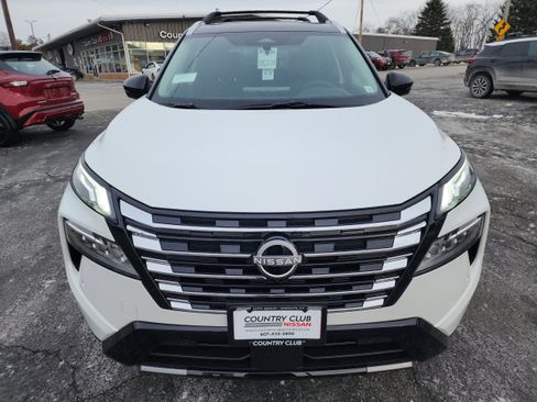New 2026 Nissan Rogue Platinum image 3