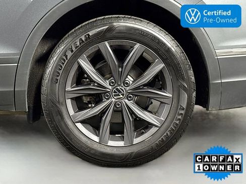 Used 2024 Volkswagen Tiguan SE image 33