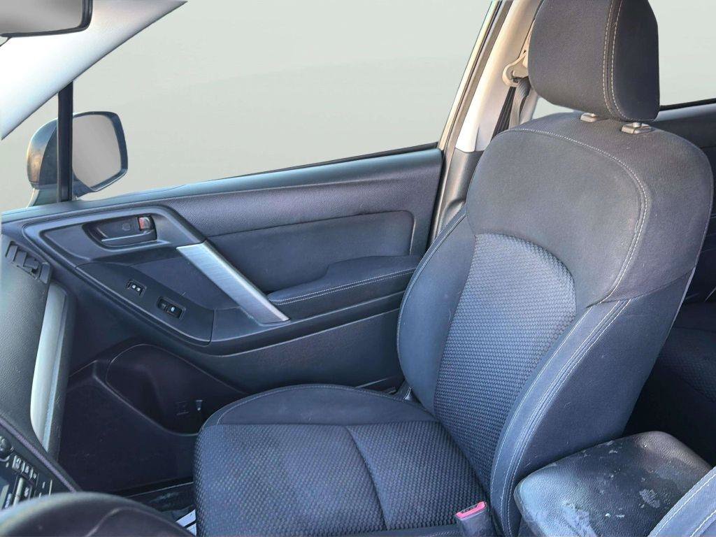 Used 2015 Subaru Forester 2.5i AWD/4WD image 12
