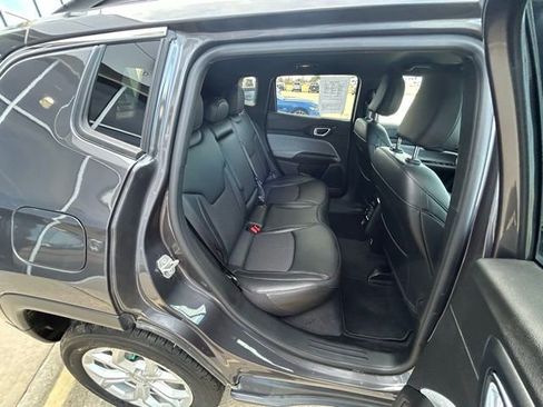 Used 2024 Jeep Compass Latitude image 29