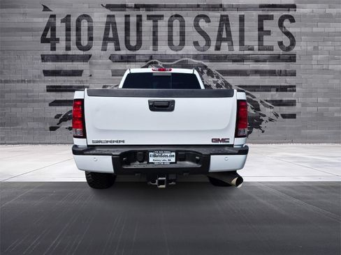 Used 2011 GMC Sierra 2500 Denali AWD/4WD image 4