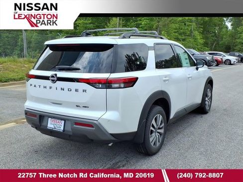 Used 2026 Nissan Pathfinder SL AWD/4WD image 2