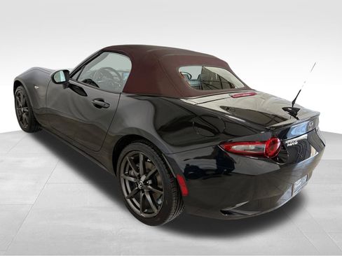 Used 2018 MAZDA MX-5 Miata Club image 8