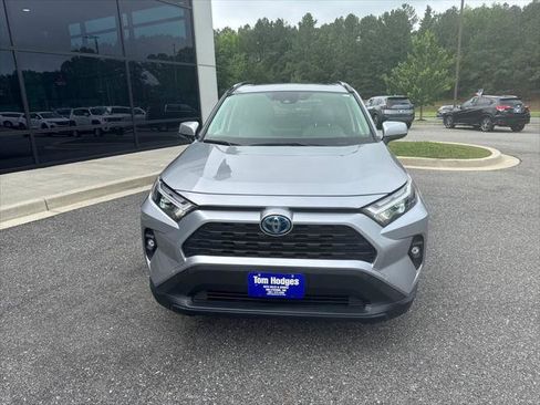 Used 2022 Toyota RAV4 XLE Premium AWD/4WD image 2