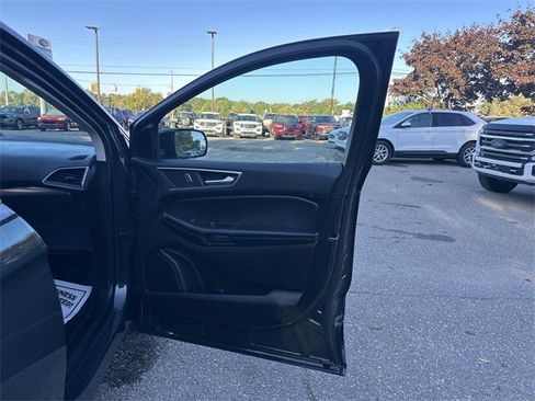 Certified 2022 Ford Edge SEL w/ Convenience Package image 13