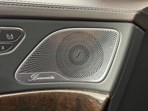 Used 2018 Mercedes-Benz S 560 Sedan image 18