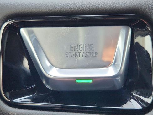 Used 2025 GMC Yukon Elevation RWD image 16