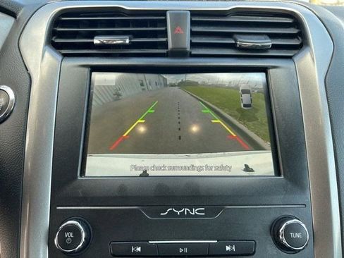 Used 2020 Ford Fusion SE image 28