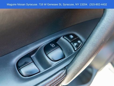 Used 2018 Nissan Rogue SV AWD/4WD image 19