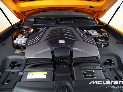 Used 2022 Lamborghini Urus AWD/4WD image 33