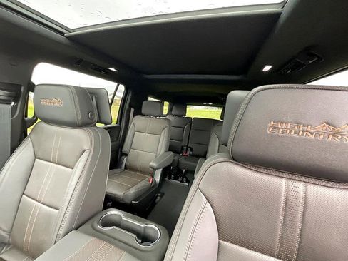 New 2025 Chevrolet Suburban High Country image 24