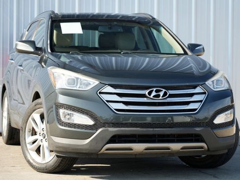 Used 2014 Hyundai Santa Fe w/ Technology Package 05 image 2