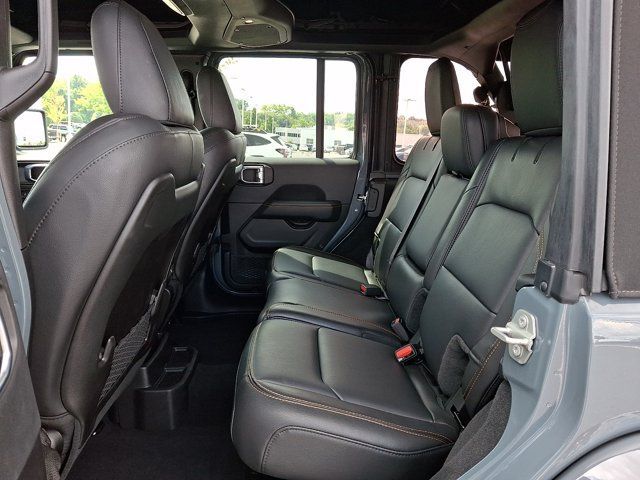 Used 2024 Jeep Wrangler Unlimited Sahara w/ Technology Group AWD/4WD image 10