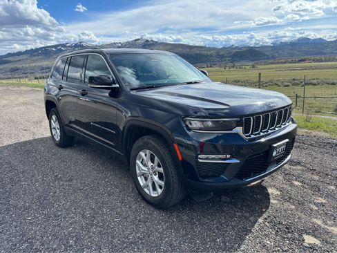 New 2023 Jeep Grand Cherokee Limited w/ Luxury Tech Group II image 11