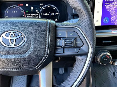 Used 2025 Toyota Tacoma TRD Off-Road image 11