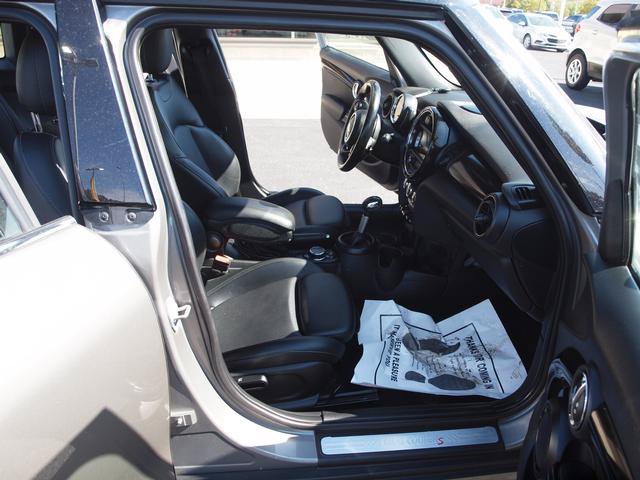 Used 2019 MINI Cooper S w/ Signature Upholstery Package FWD image 6