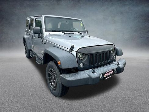 Used 2018 Jeep Wrangler Unlimited Sport w/ Connectivity Group image 5