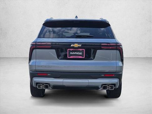 New 2026 Chevrolet Traverse LT w/ Sun and Wheel Package FWD image 8