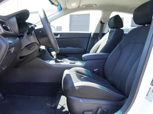 Used 2016 Kia Optima LX w/ LX Convenience Package image 19